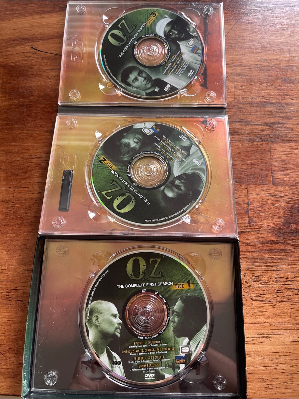 OZ Seasons 1-3 DVD Box Set - Picture 4 of 10